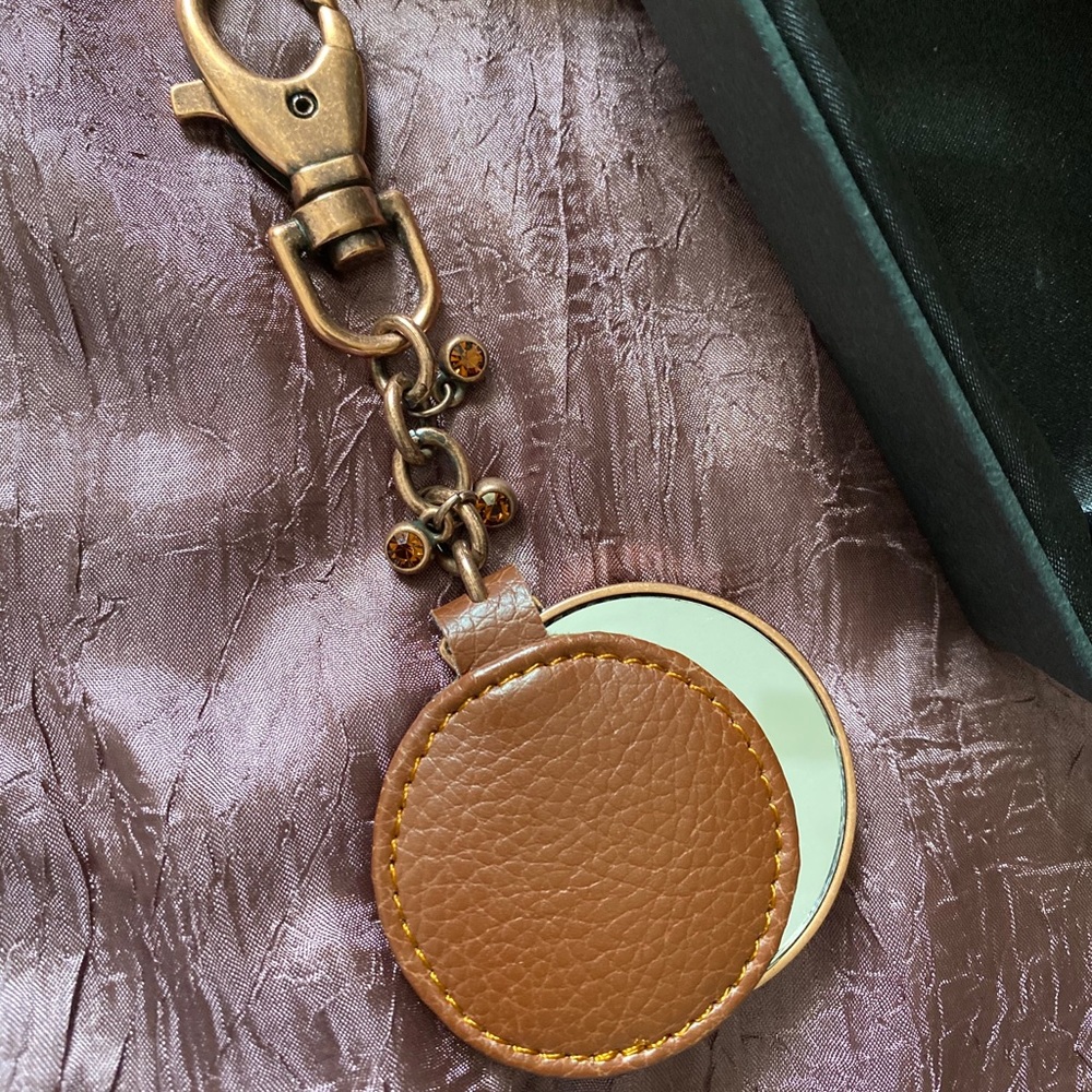 Copper Crystals Keychain - Picture 4 of 5